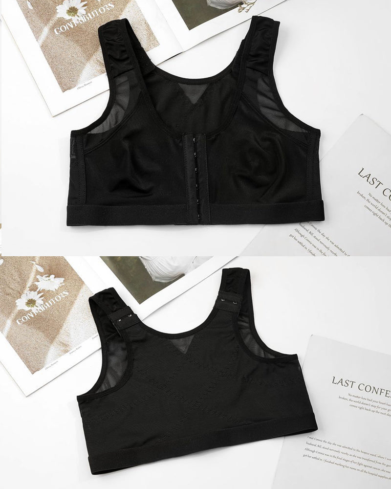 Women's bra with front closure and adjustable straps