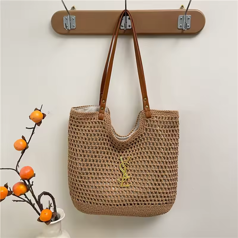 JAMIE SHOPPING IM RAFFIA