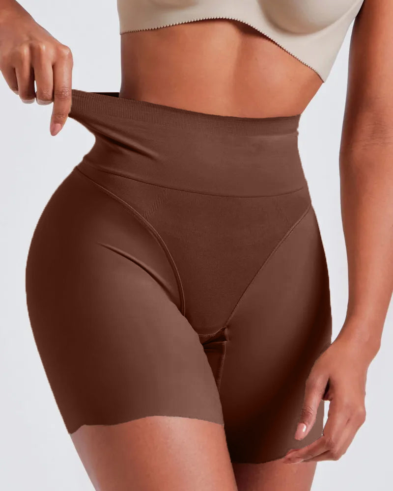 Shaping shorts that slim Zaprada's waist.