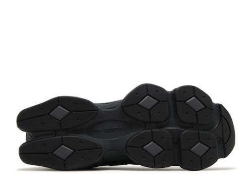 9060 Triple Black